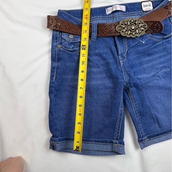 No Boundaries - Women’s Jean Shorts with Belt - Size 7 - NWT - Picture 4 of 9